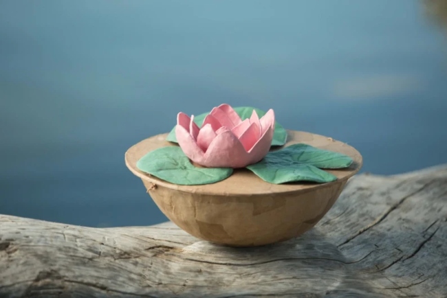Biodegradable Lotus Urn for Ocean Burial – Paper Turtle Urns